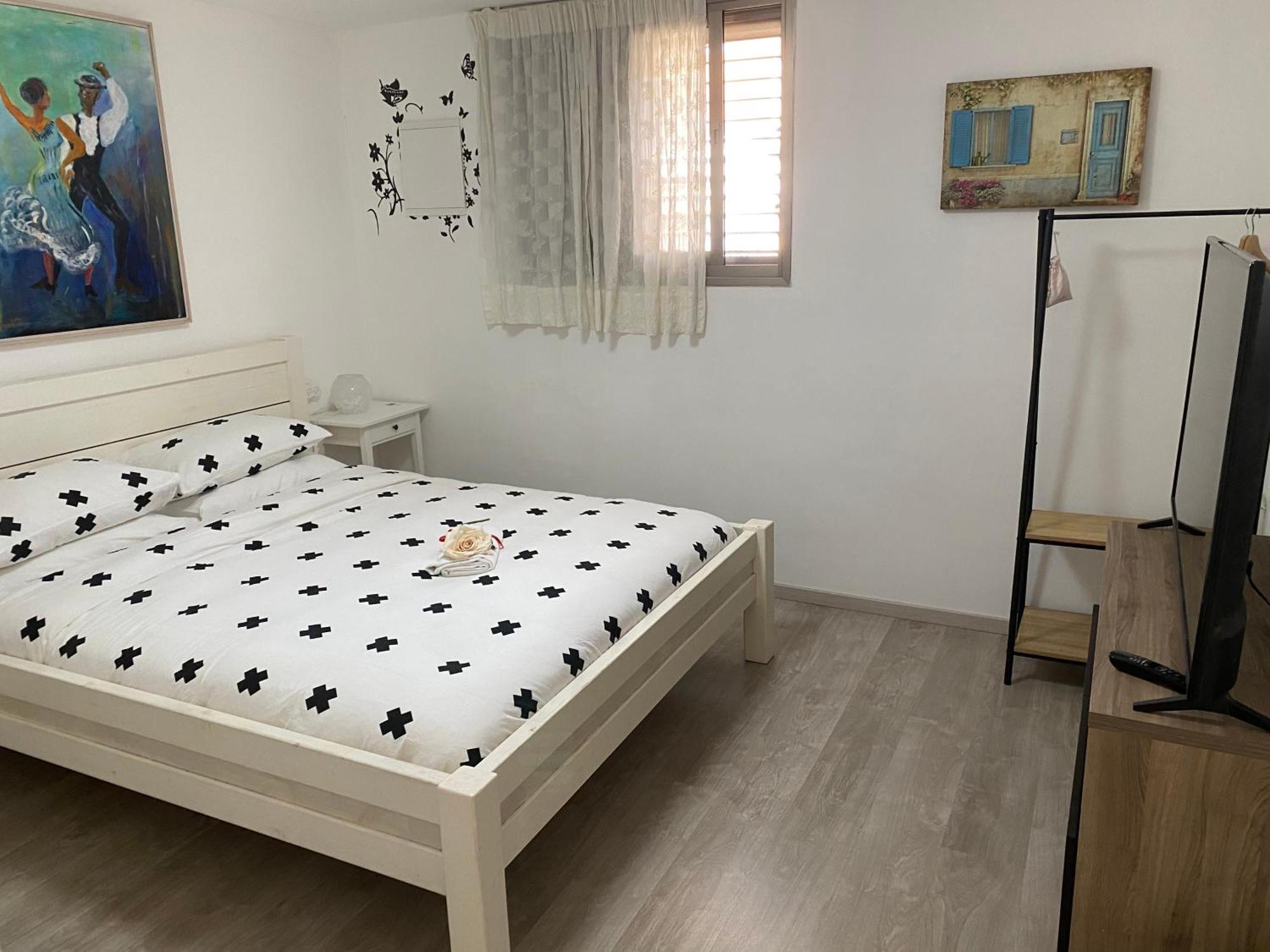 Villa בין יער לים Shelomi Habitación foto